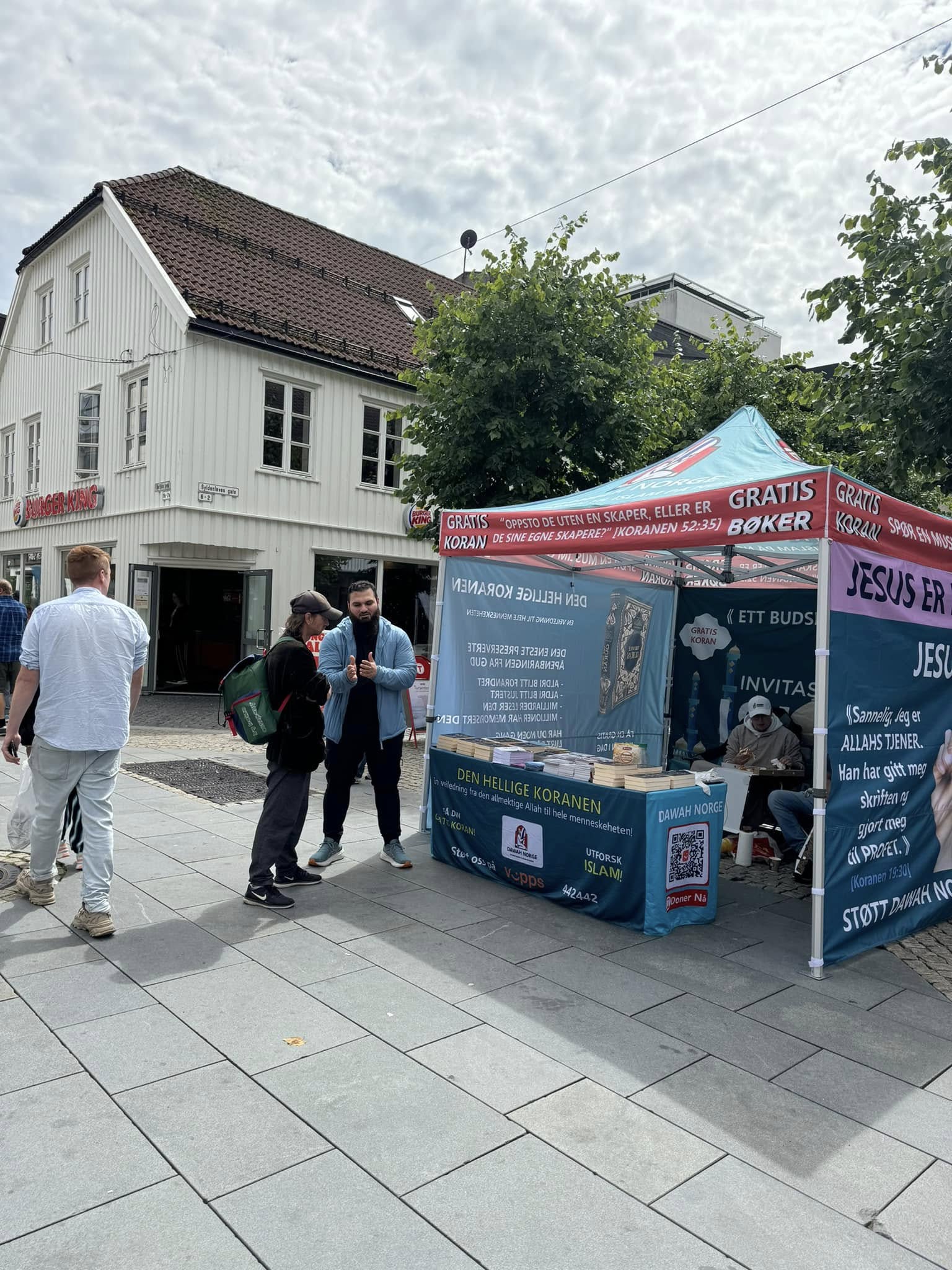 Dawah Stand